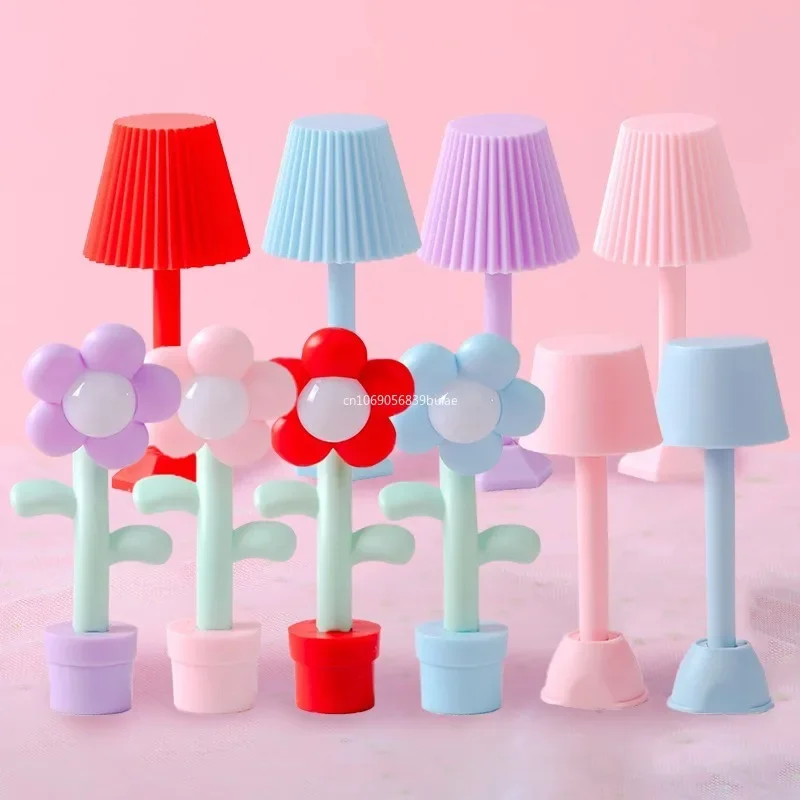 Cute Dollhouse Miniature LED Night Light lampada da terra Mini lampada da scrivania illuminazione domestica modello Decor Toy Doll House accessori Decor