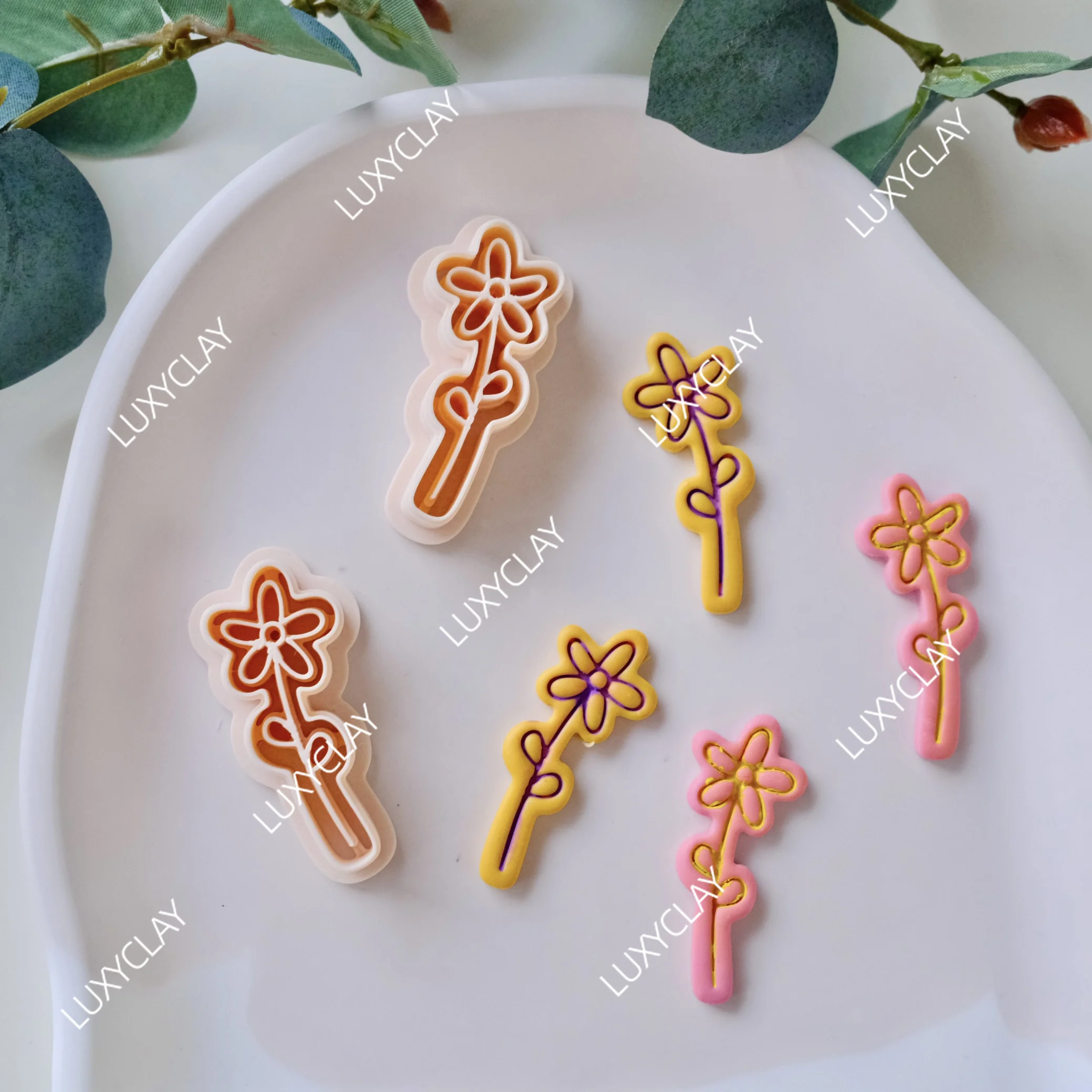 2pcs Daisy Bouquet Shape Polymer Clay Earring Cutters, Embossed Daisy Flower Clay Cutter Molds for Pendant Jewelry Making - view 3