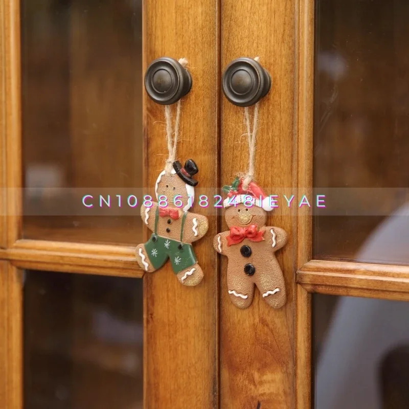 

Колобок Рождественская елка Украшения Праздничная атмосфера Украшение Смола Окрашенный мультфильм Маленький подвесной знак