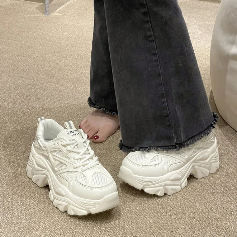 2024 nowe letnie czarne grube trampki damskie nowe modne platformy buty sportowe damskie damskie siatkowe skórzane buty na platformie