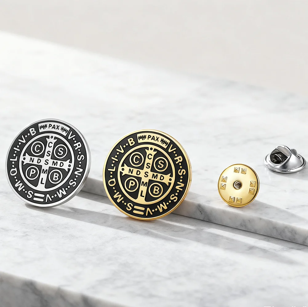 Cazador Christian Saint Benedict Brosche für Damen und Herren, lateinische Exorzismus-Schutznadeln, Abzeichen, Edelstahl-Schmuck, 2026 Geschenk