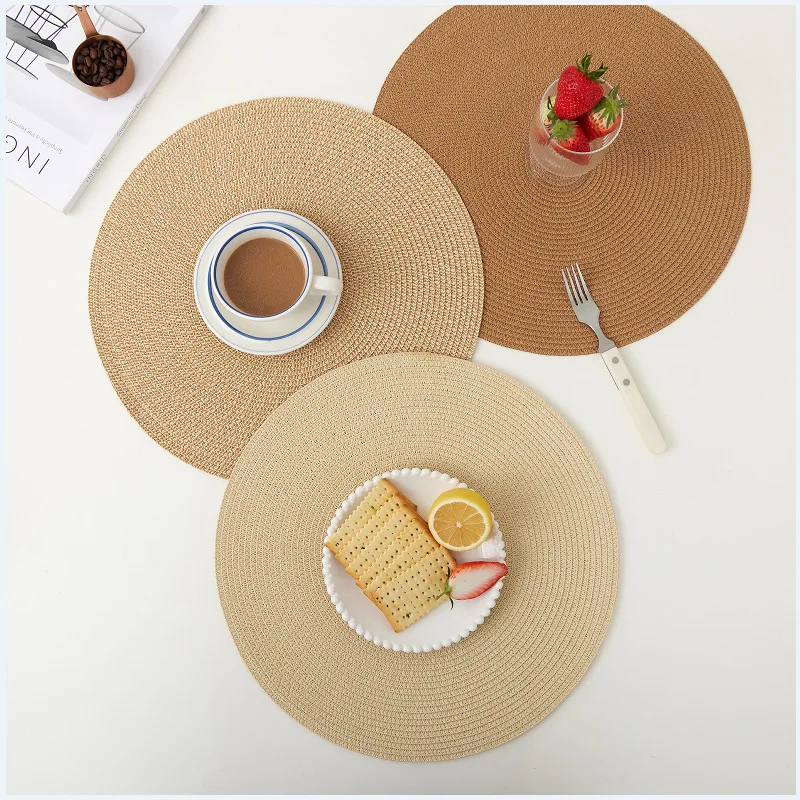 

2 PCS European Style Round Woven Mats & Pads, Heat-Resistant and Non-Slip Place Mats for Dining Table, Ideal for Outdoor Picnic