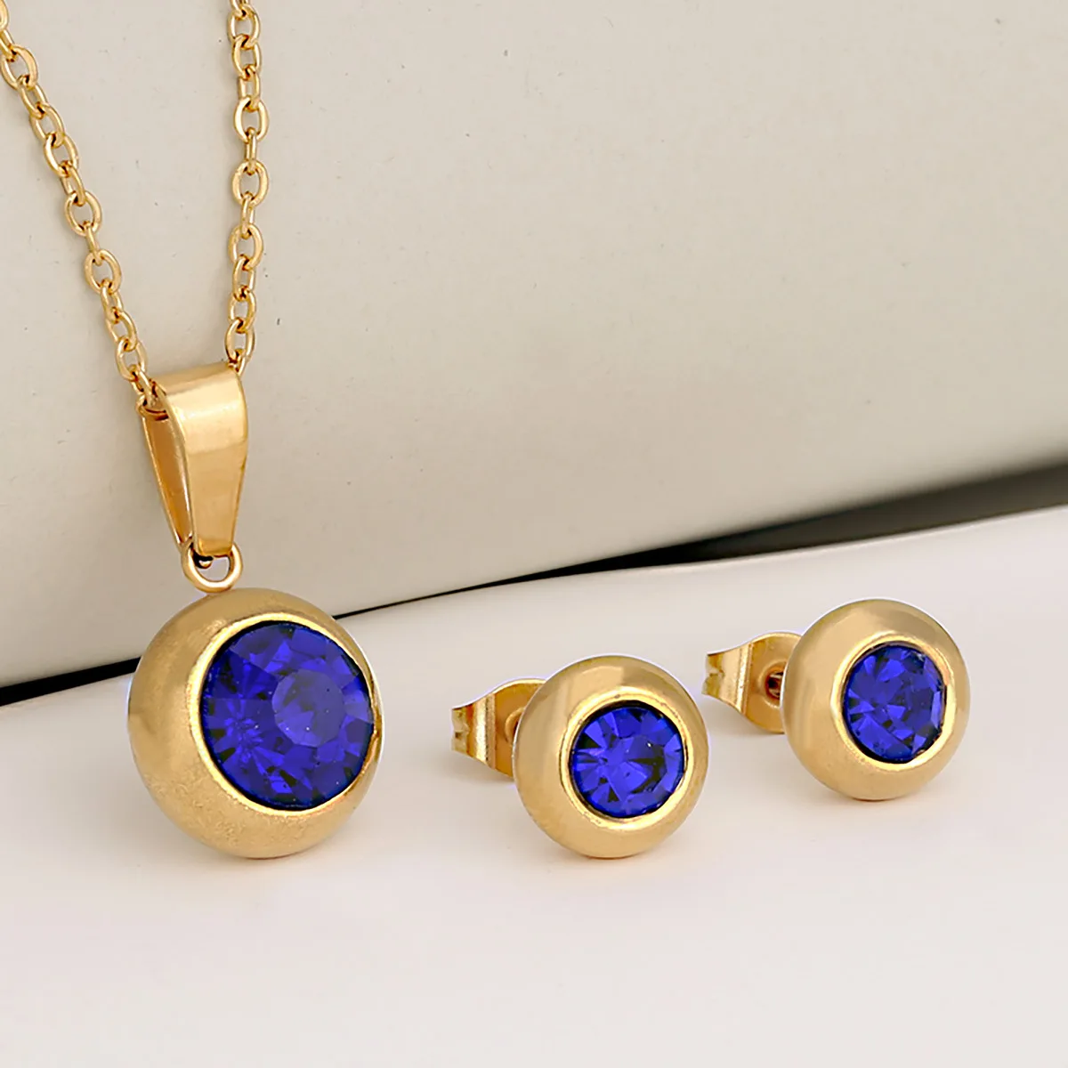 Romantic & Lucky Stainless Steel Round Inlaid Diamond Color Lucky Stone Pendant Necklace Earrings Set for Women, Selected Gift