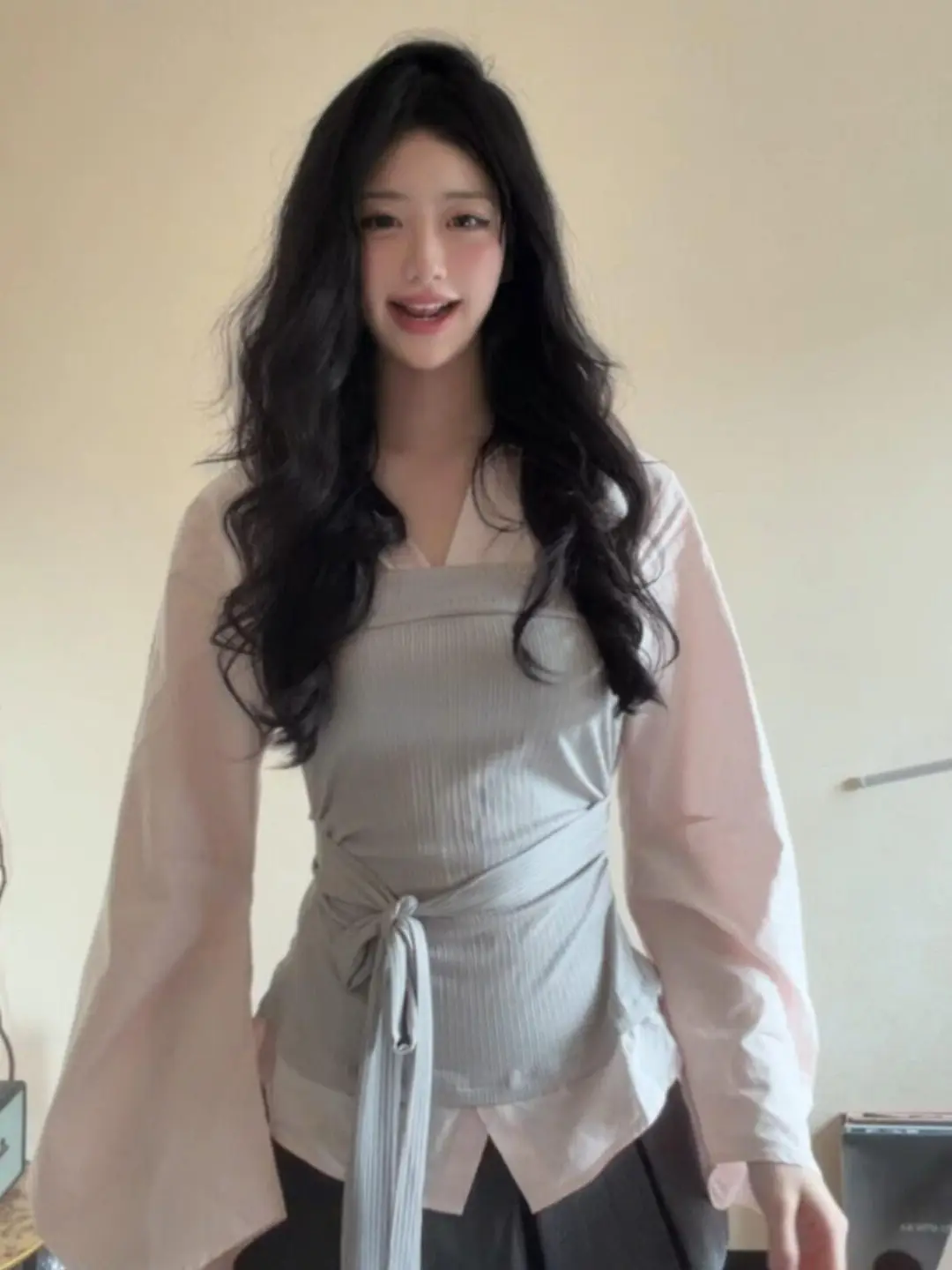 

Корейская женская футболка с поясом на талии и рукавами-фонариками, повседневный летний модный топ с V-образным вырезом и длинными рукавами