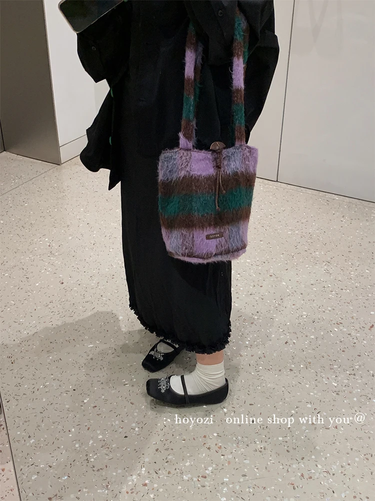 

Wool splicing cowhide bucket bag 2025 new women's shoulder