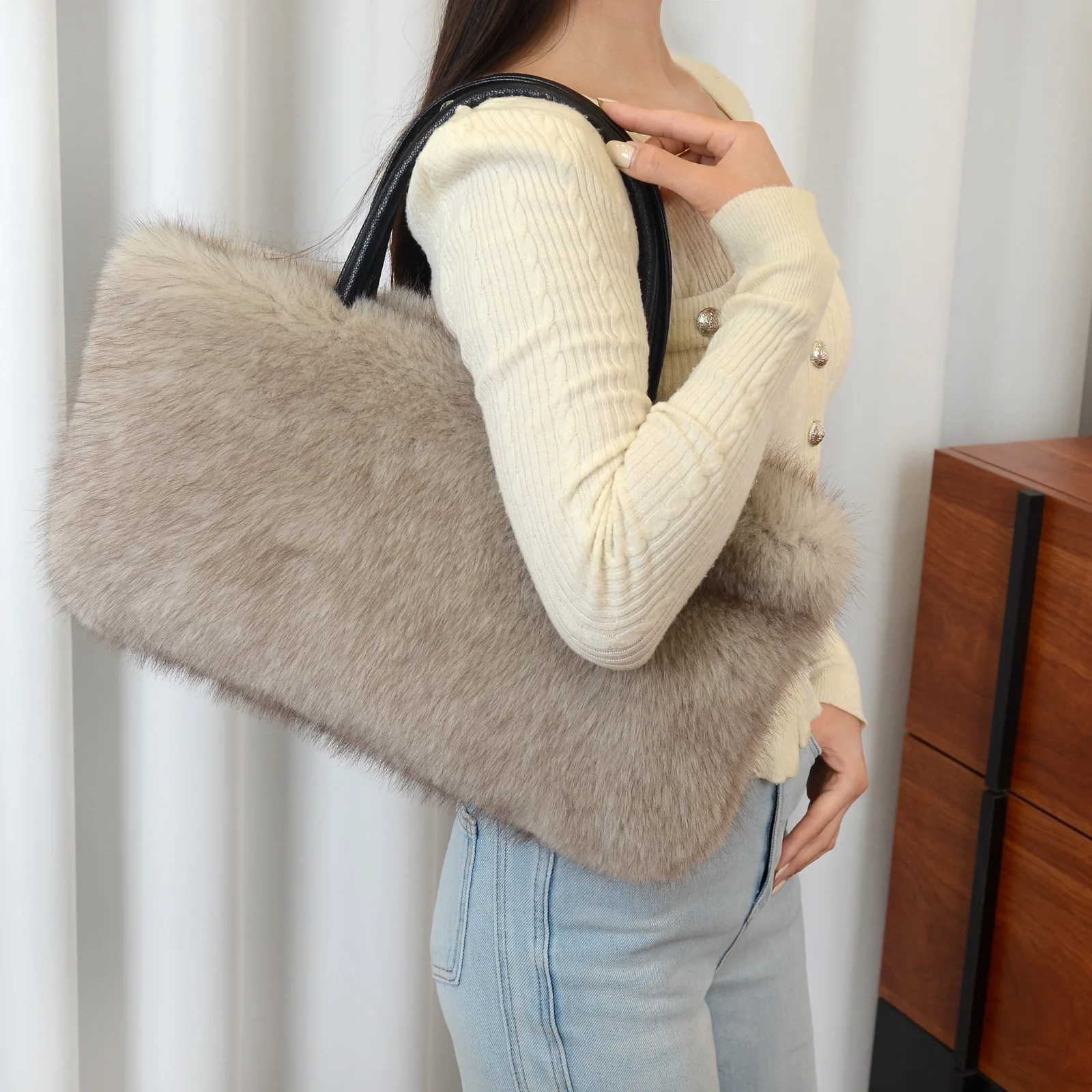 Autumn Winter Women's Plush Handbag European American Casual Fashion Simple Street Style Female Commute Large Capacity Tote Bag