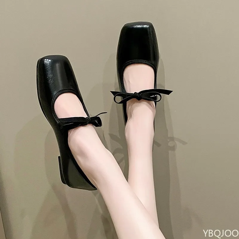 حذاء نسائي جديد لربيع وصيف بسيط ومريح بلون واحد وكعب منخفض فضي متعدد الاستخدامات #3