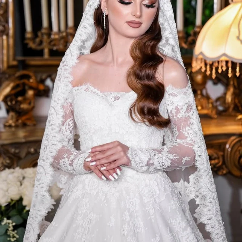 

Lace White Appliques Wedding Dresses off-shoulder A-line decal Long tail long sleeves Bridal Gowns Made Customized