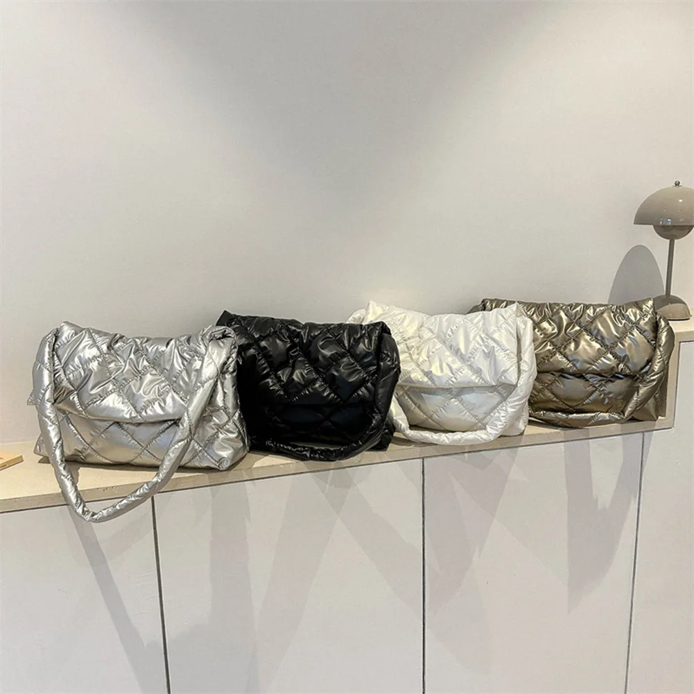 

Women NewTrend Quilted Big Handbags with Adjustable Strap Large Capacity Underarm Bag Lady Shoulder Bags for Daily Office Use