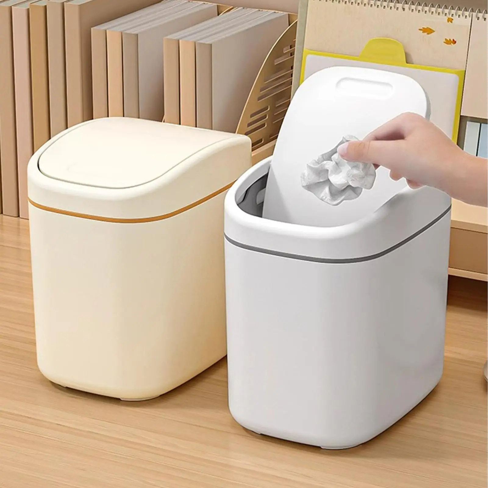 Kleiner Schreibtisch-Mülleimer mit Deckel, Mini-Mülleimer für Badezimmer, Waschtisch, Büro, Auto, multifunktionaler, geräuschloser Abschließ-Papierkorb