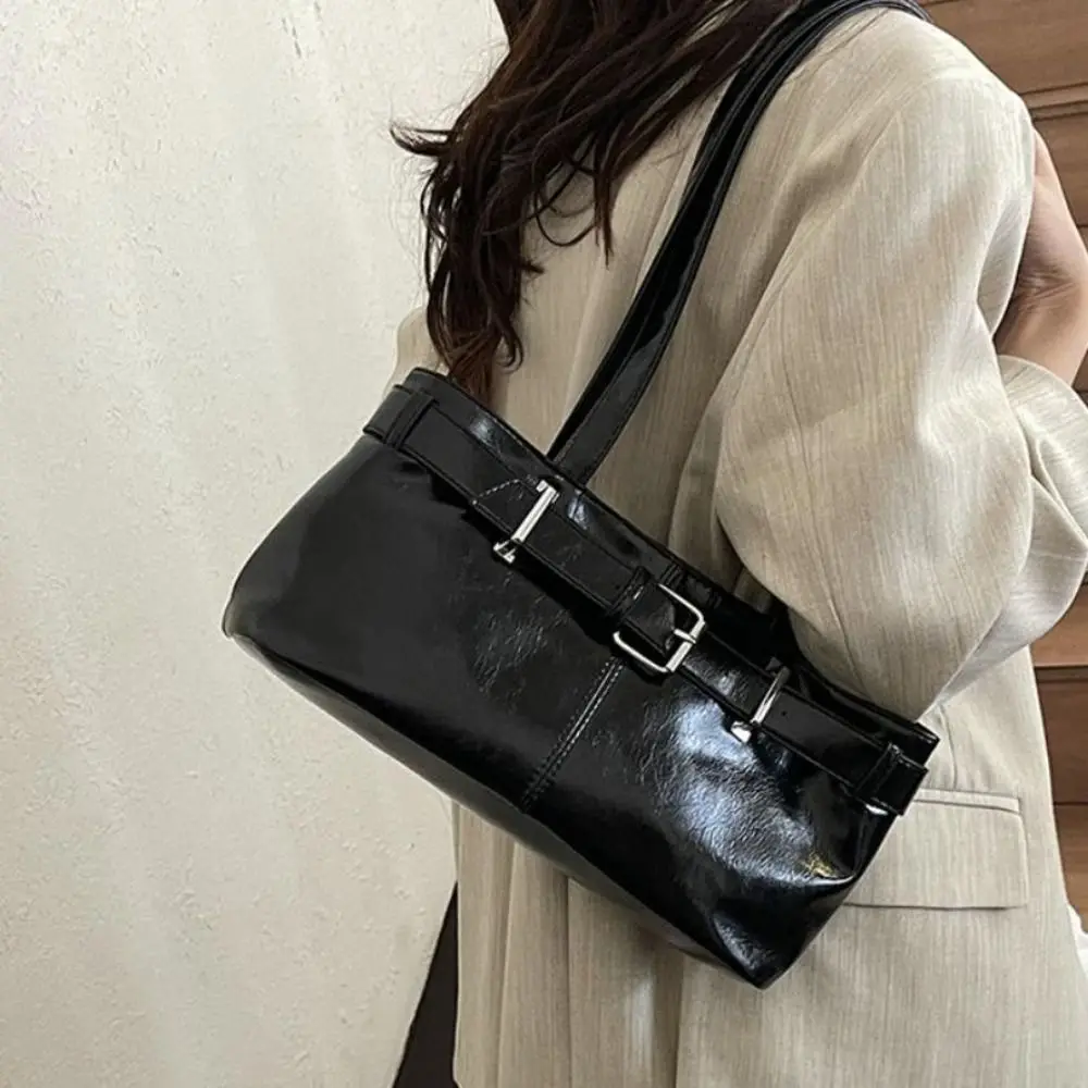 

Fashion French Buckle Shoulder Bag Leisure Solid Color Leather Underarm Bag Y2k Commuting Women's Armpit Bag Tote Bag