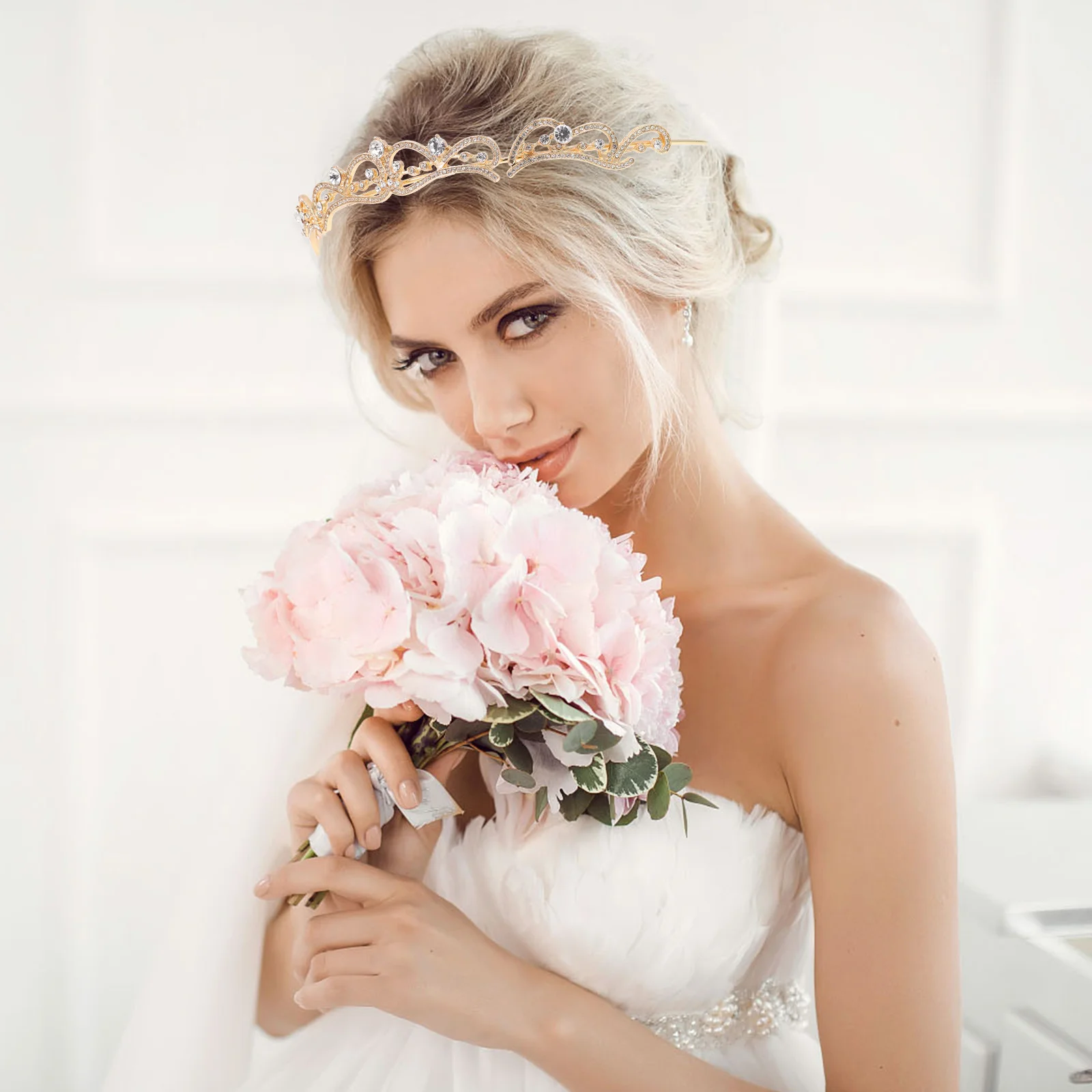 

Elegant Rhinestone Wedding Tiara for Bride Bridal Crown Party Hair Accessories Charming Tiara for Women Bridal Crown