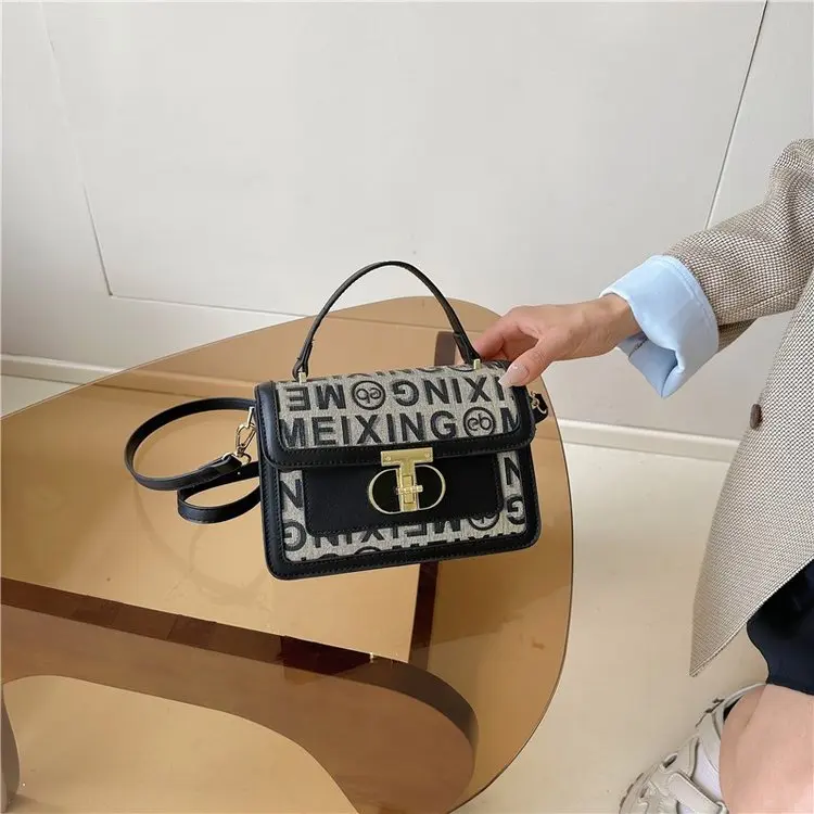 

Elegant High-End Shopper Bag For Women With Messenger Style Large Capacity And Leather Classic Look