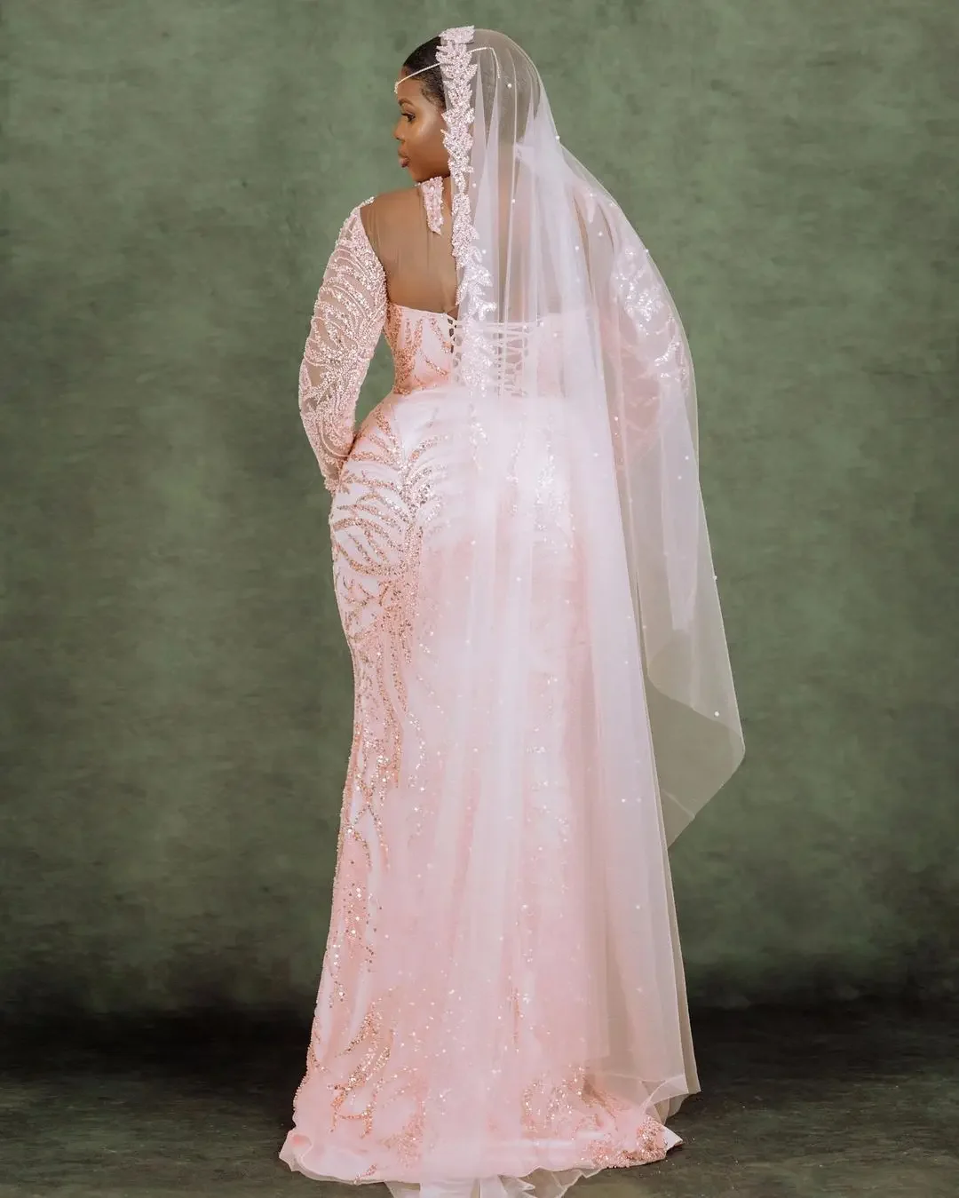 ชุดแต่งงานผ้าลูกไม้เงาแบบแอฟริกัน ไซส์ใหญ่ สำหรับผู้หญิง ชุดราตรีงานเลี้ยง ชุดออกงานหรูหราประดับลูกปัดสีชมพู ชุดเจ้าสาวแบบแอฟริกัน