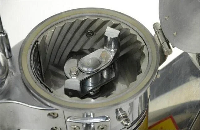 Trwała maszynka do mielenia ziół z ciągłym podawaniem 20 kg/godz. Rozdrabniacz Maszyna do mielenia ziół 110/220 V Chińska medycyna Kruszarka