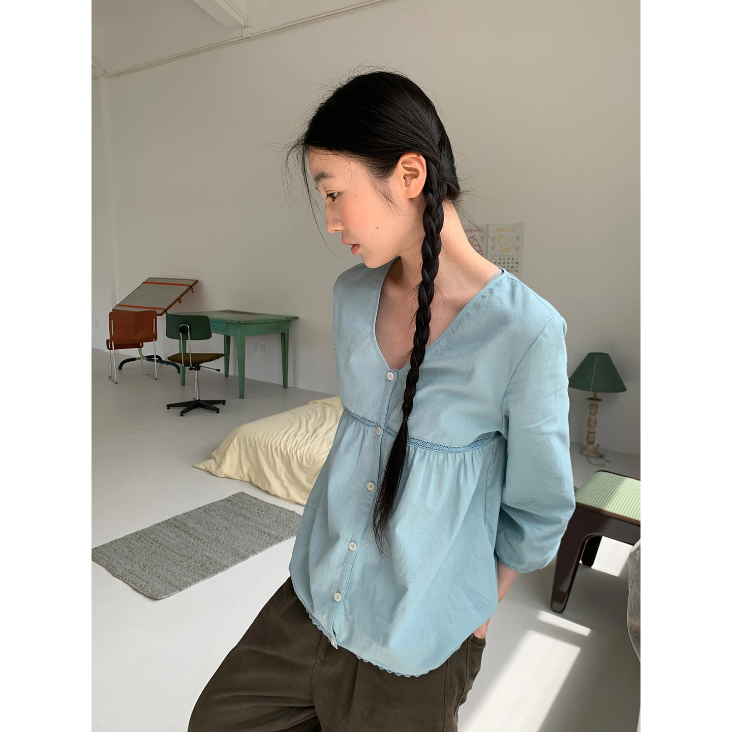 

Retro V-neck Doll Shirt Women's Design Sense Small Crowd Custom Dyeing Lace Trimmed Yeast Washed Loose Fit Long Sleeve Shirt