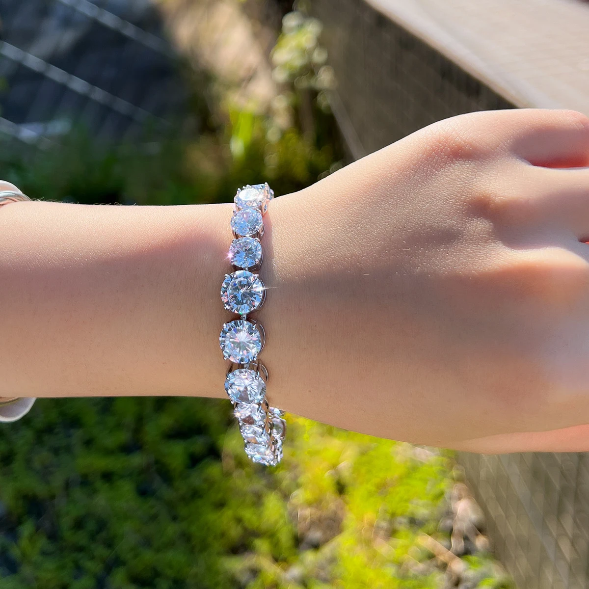 CWWZircons Luxury CZ Bridal Jewelry Silver Color Round Shape Big Cubic Zirconia Bracelets Bangles for Women Wedding Party S0078