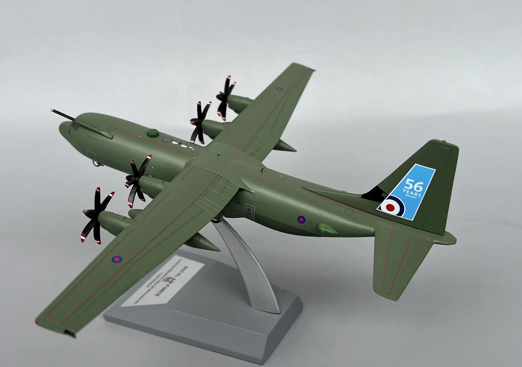 1/200 IF Royal Air Force C-130J-30 transport aircraft model ZH870  Finished alloy collection model