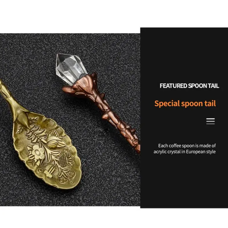 1PC Vintage Spoons Fork Royal Style Gold Carved Coffee Tea Spoon Snacks Fruit Prikkers Dessert Fork Cutlery Set Kitchen Tool