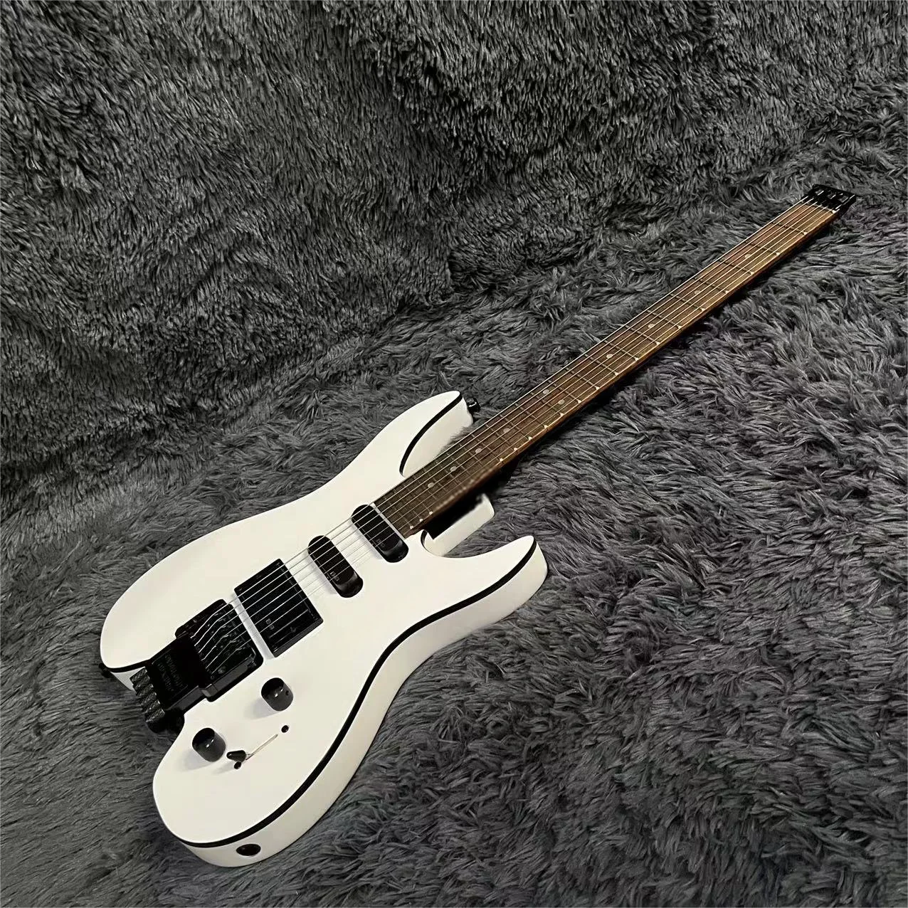 Headless Electric Guitar, Mahogany Body, White Color, Floyd Rose Tremolo Bridge, Rosewood Fingerboard, High Quality