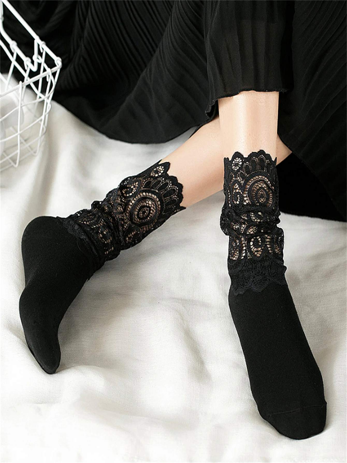 Sexy Lace Floral Mesh Socks Women Black Transparent Short Cotton Sock For Ladies Elastic Retro Cute Socks Female New