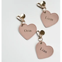 Llaveros de cuero PU en forma de corazón para mujer, accesorios de llavero de amor lindo, decoración de bolso, llavero de coche, regalo de nombre personalizado