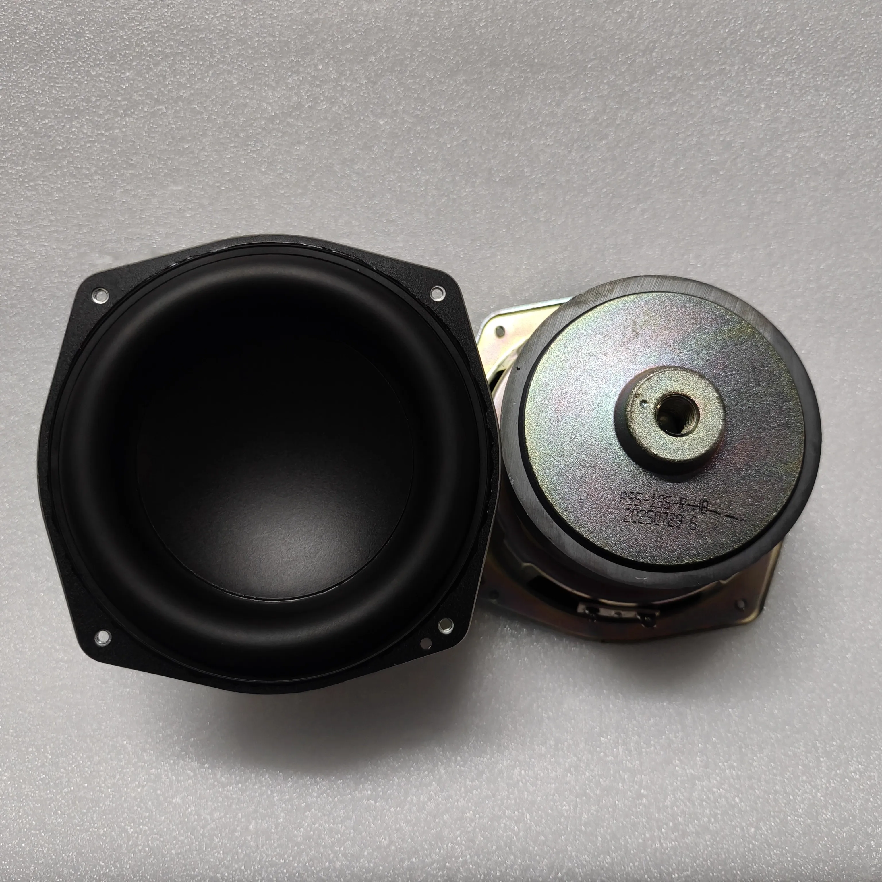 1 unidad GHXAMP para subwoofer Harman Kardon de 5,5 pulgadas y 140 mm, 2 ohmios, 60 W, largo alcance con imán grande para graves profundos (140 mm de diámetro exterior)