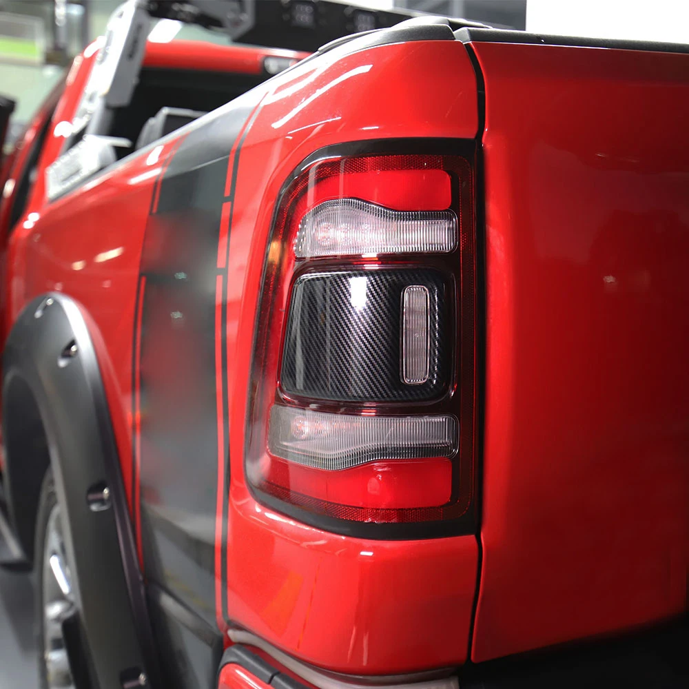 Pasuje do Dodge RAM 1500 2019 2020 2021 akcesoria samochodowe do stylizacji ABS tylna lampa osลona 2 sztuki