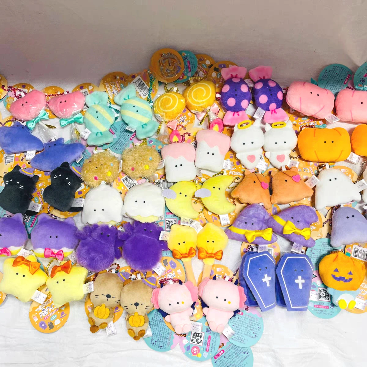 5.8cm Yell plush toys round-eye Halloween mascot BC pendant magic hat cat bunny coffin pumpkin bat broom Axolotl candle candy