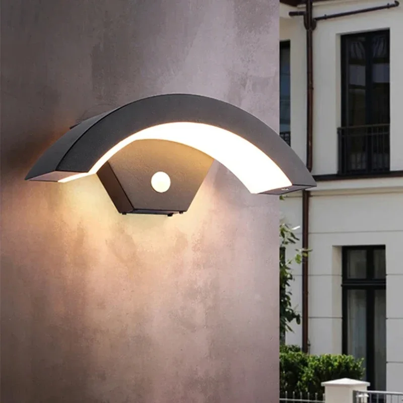 

Human Body Sensing Outdoor Lights Wall Lamp Garden Porch Lamp Simple Moon Shape Outdoor Lamps IP65 85-265V DC Wall Light