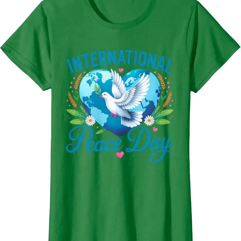 T-shirt May We Gather In Unity à plumes violettes