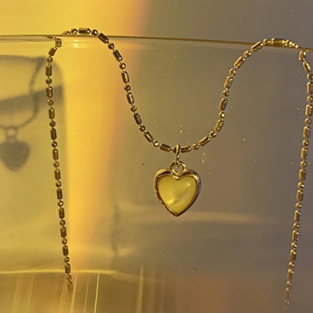 Koreanische Version Acryl-Schmetterlingsanhänger-Halskette für Frauen, goldfarbene Schmetterlingshalskette, einfacher eleganter Schmuck, Großhandel – Detail 6