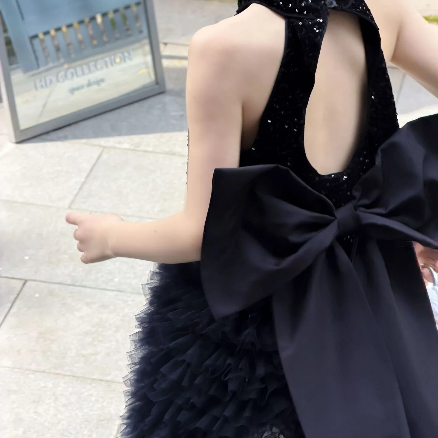 Girls' Black Princess Dress 2026 Summer Style Sequined Back Hollow Bow Black Swan Cake Dress