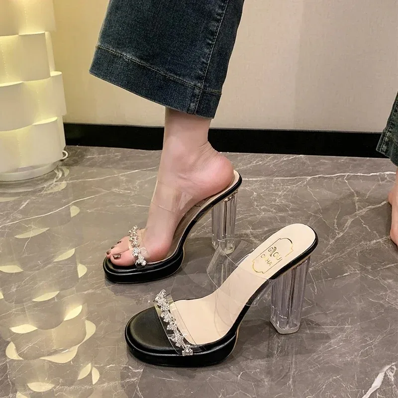 Talons hauts transparents pour femmes, gros biscuits, vent nickel é, pantoufles en cristal, nouvelle mode, été 2024