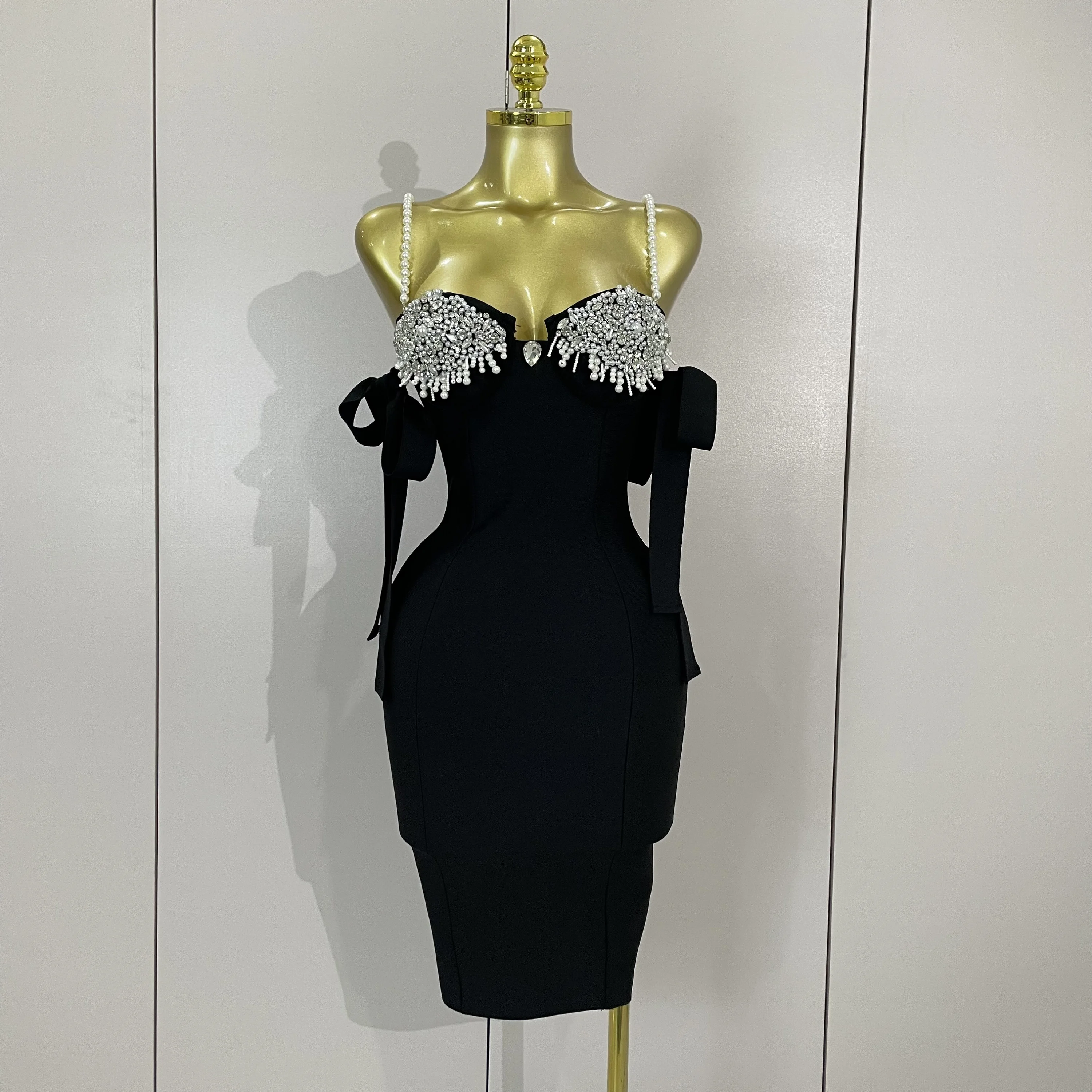 

Женское роскошное черное сексуальное облегающее бандажное платье с бриллиантами и бисером, элегантное вечернее платье знаменитостей для свадебных гостей