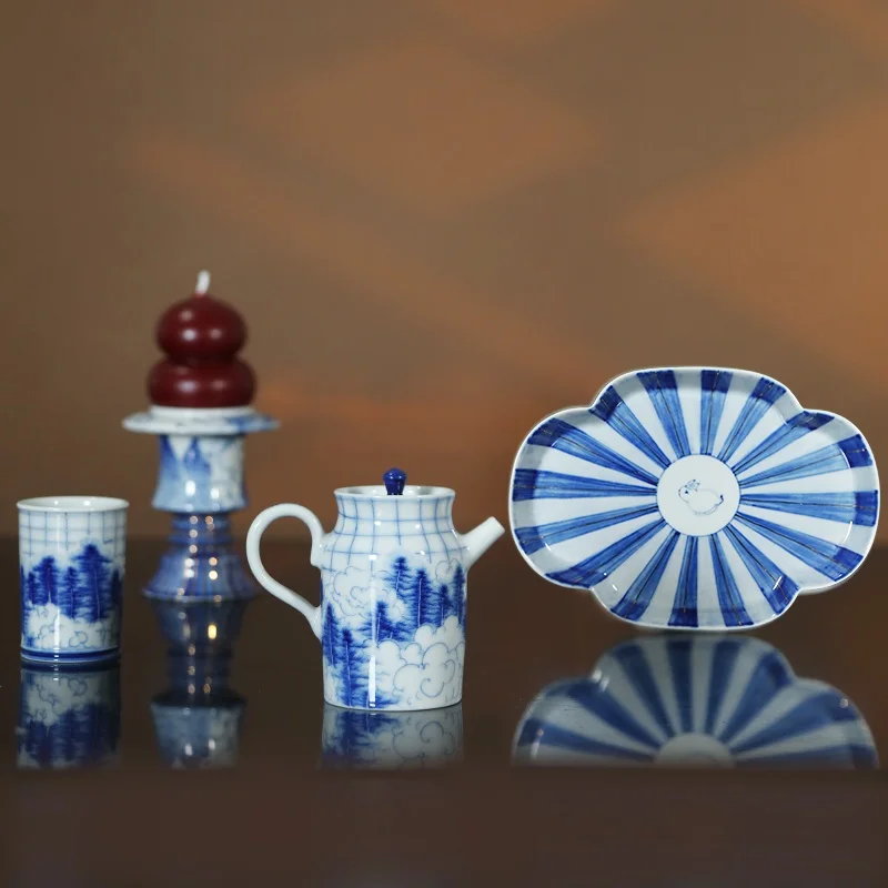 

Aimann Tea Life He Yanyan Blue And White Coexistence Series Cover Bowl Pot Owner Cup Series Collection Handmade Porcelain Tea...