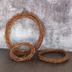 Bir çelenk Yapay Noel Yüzük, Asma, Rattan Çelenk, Rattan, Festivali Dekorasyon Noel Partisi İçin, 8-30 cm 6 Büyük satış çelengi, saman-no. 1