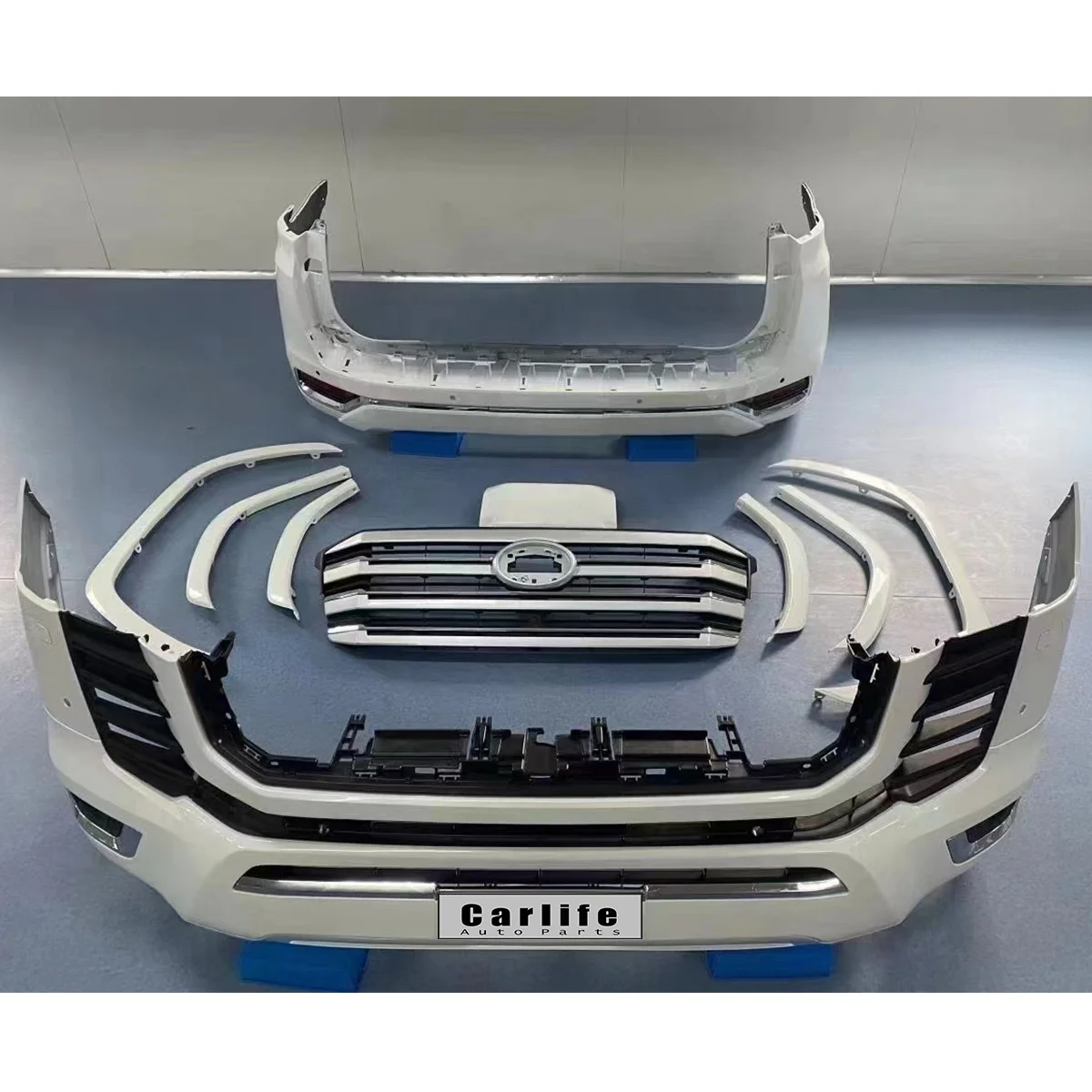 

Land Cruiser 2022 LC300 Car Bumpers for for toyota Land Cruiser LC 300 LC300 2022 ZX Front Bumper Grille Rear Bumper Accessories