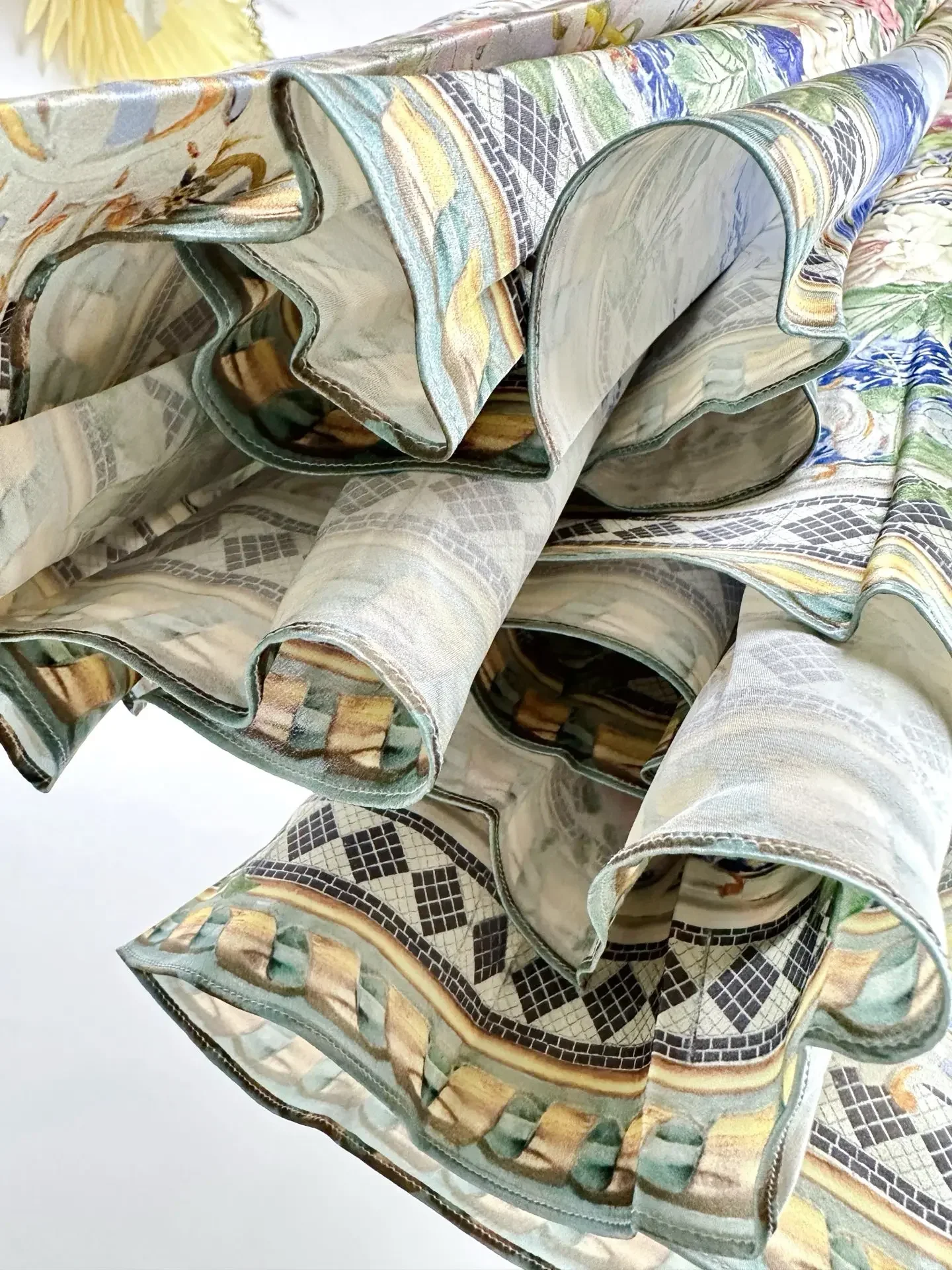 Robe Maxi en soie pour femmes, 100%, imprimé floral, perles de cristal, col en v, manches évasées, taille haute, élégante, nouvelle collection 2025