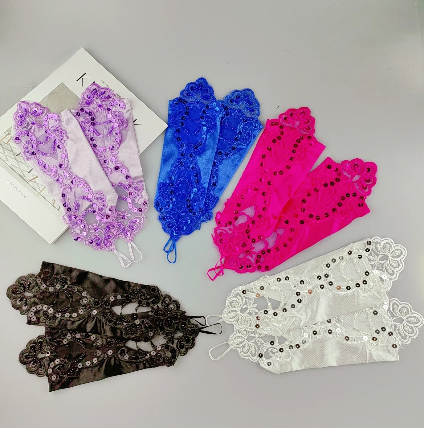 Sexy Women Satin Sequin Seam Pearl Lace Hook Finger Glove Female Retro Bride Hollowing Out Wedding Dress Fingerless Mitten B96