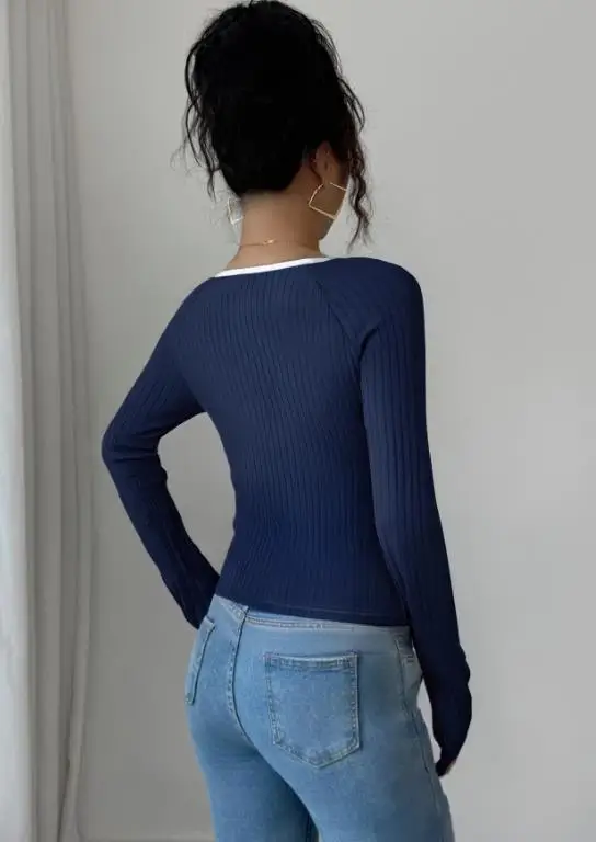 レディース Tシャツ ファッション 2026 秋冬 カジュアル シンプルスタイル 長袖 スリムフィット Tシャツ セクシー スパイシーガール エレガント Tシャツ