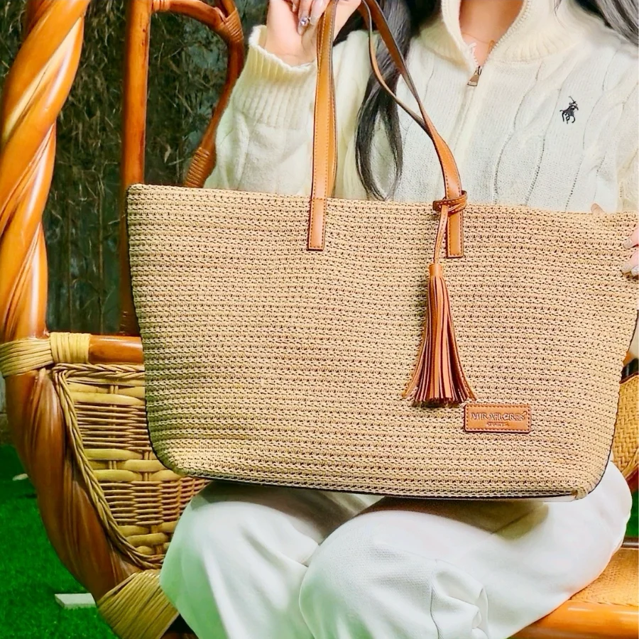 Women's Tote bags Purely handmade 2024 High quality Brown Shoulder Woven bag With zipper for Travel Vacation and Shopping