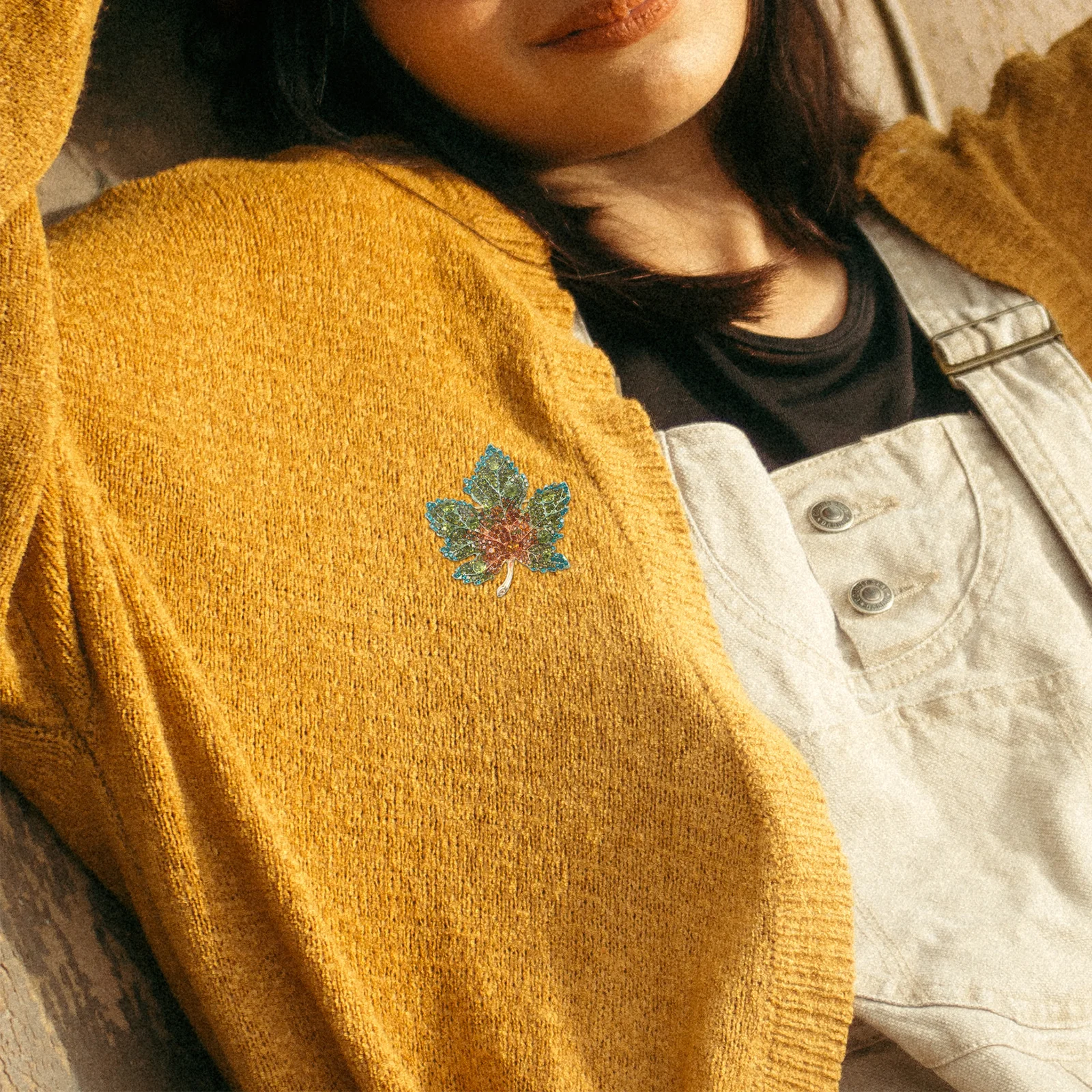 Broche de hoja de arce, broche de cristal para otoño, Clip para ropa, joyería, insignia de aleación para mujer, broches de otoño para mujer, decoración de agradecimiento