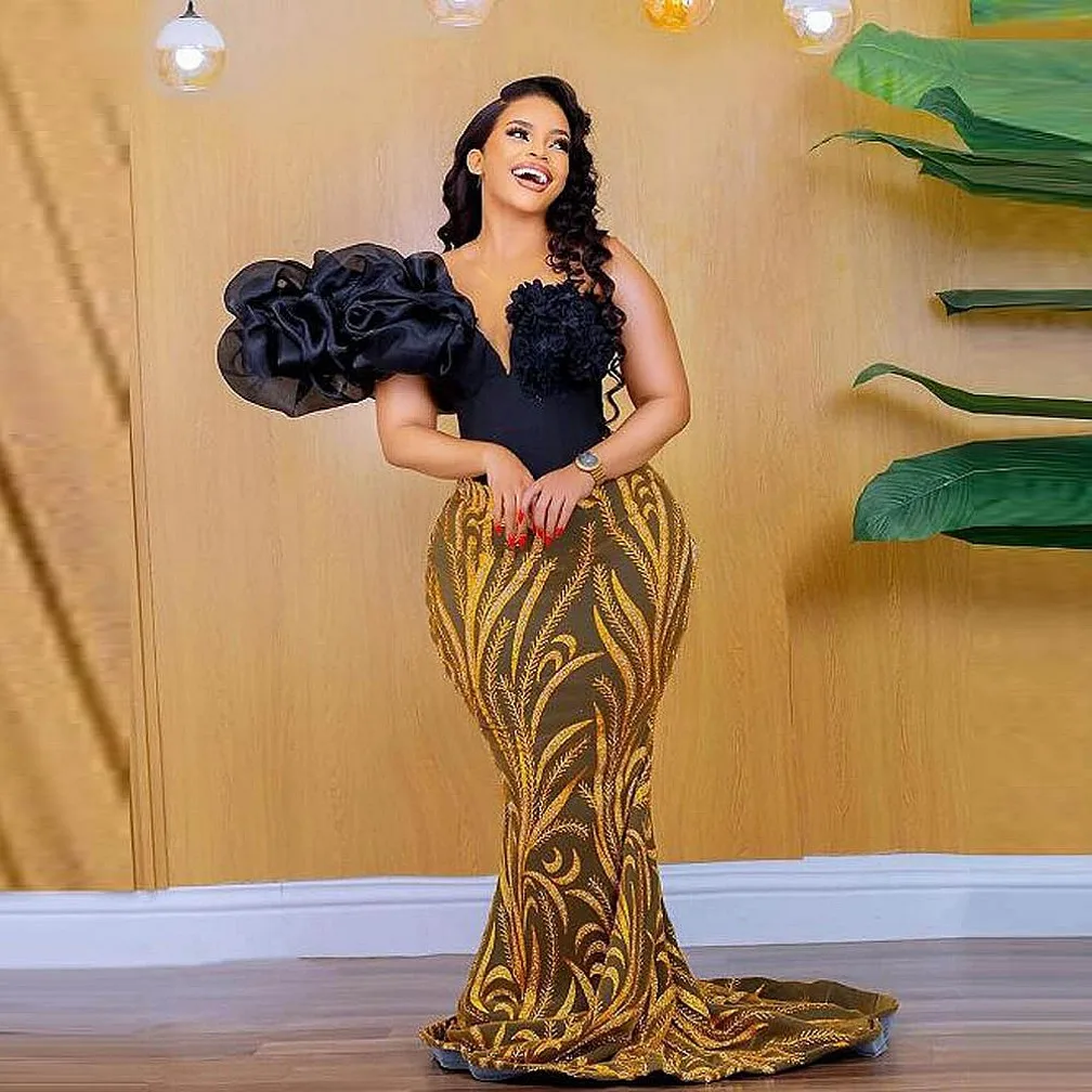 African Pretty Mermaid Prom Dresses Ruffles  Sheer Neck Plus Size Eveninig Dress Small Train Aso Ebi Wedding Party Dress