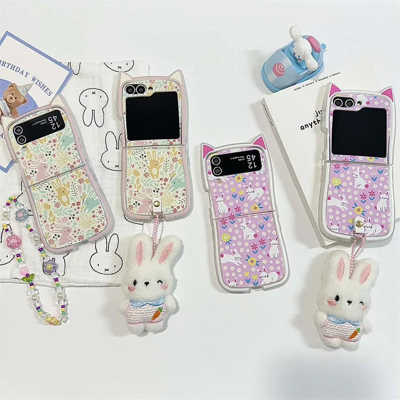 

Cute Graffiti Rabbit Pendant Phone Case for Samsung Galaxy Z Flip 6 5 4 3 Protective Back Cover for ZFlip4 ZFlip5 ZFlip6 Shell