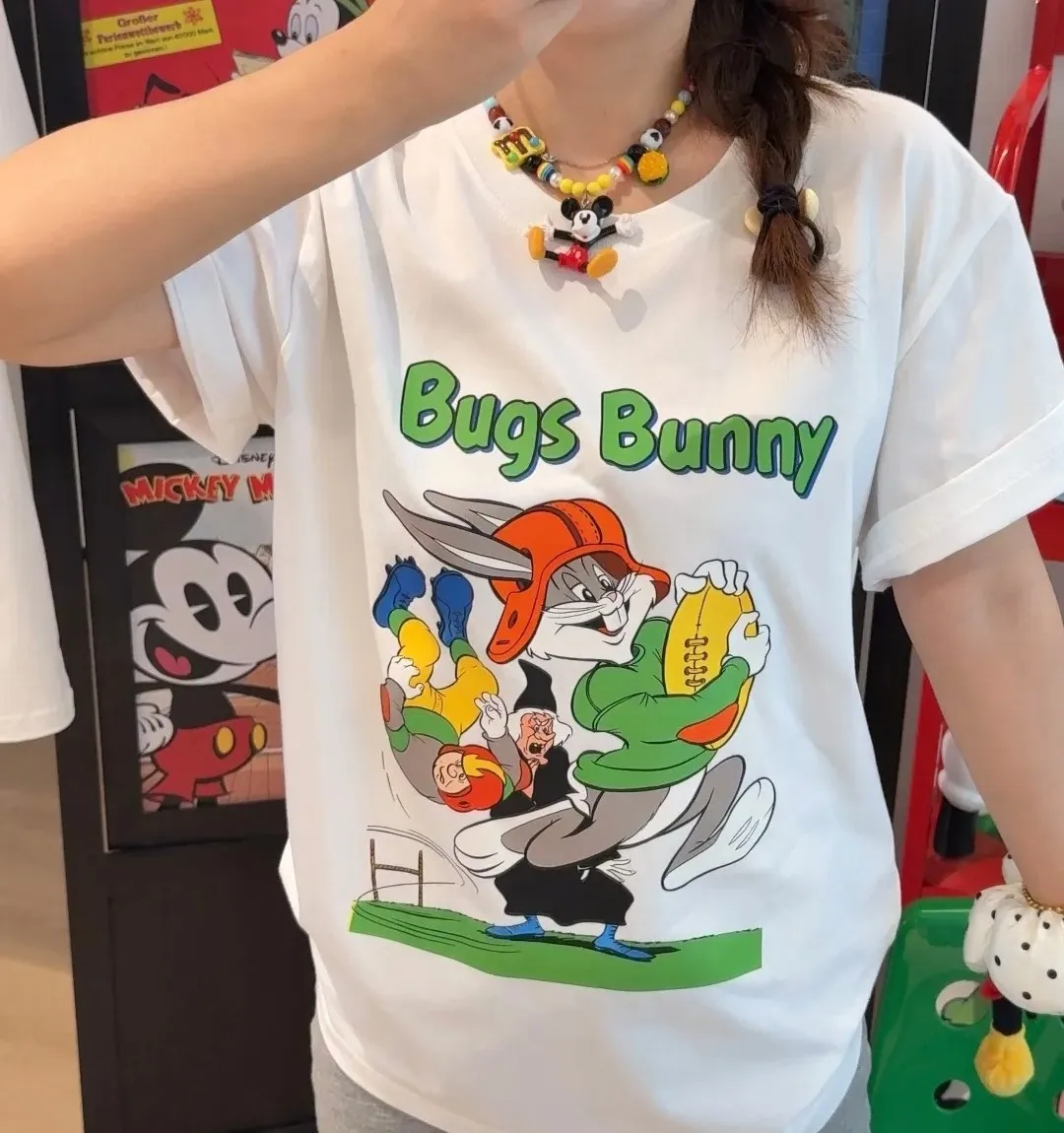 

Miniso 2025 летняя мультяшная аниме Bugs Bunny периферийные устройства в стиле хип-хоп женская пара с коротким рукавом мужская и женская свободная футболка