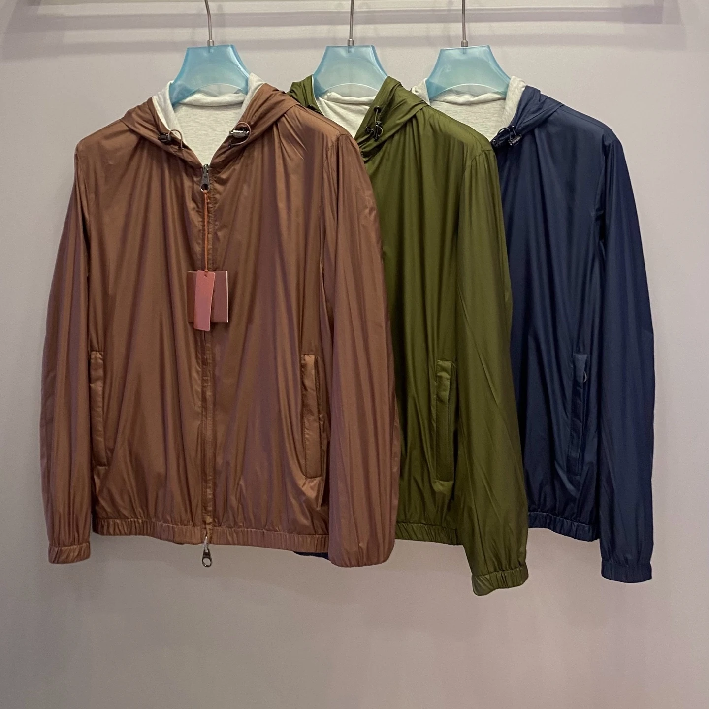 

Итальянская мужская одежда LP 25, осенне-зимняя новая модная однотонная двусторонняя куртка с капюшоном, мужская повседневная ветрозащитная куртка