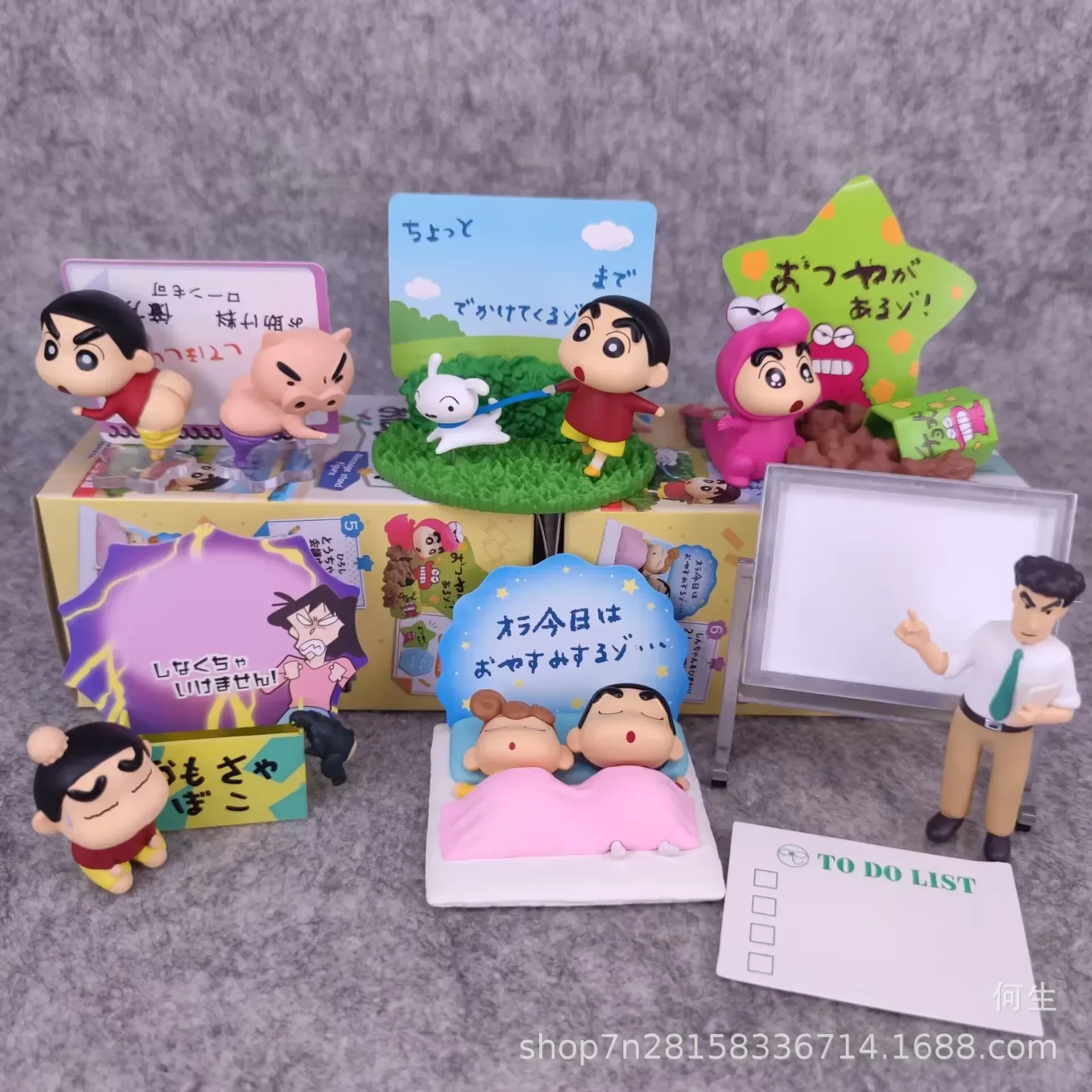 Bandai 1 pçs estilo aleatório anime lápis shin-chan placa de mensagem kawaii q versão figura pvc modelo brinquedos coletar ornamentos presentes