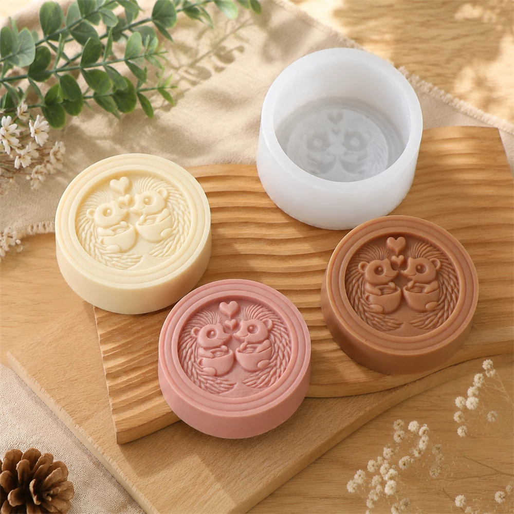 Hedgehog Couple Silicone Soap Mold Round Animal Love Heart Mold for DIY Handmade Soap Candle Making Resin Plaster Craft