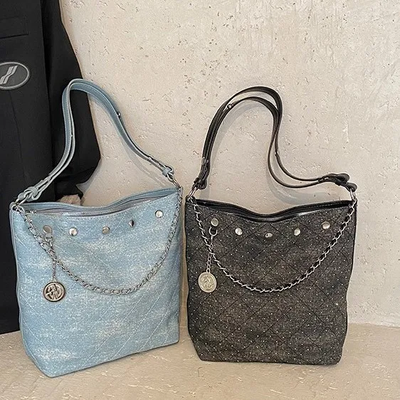 

Новая стеганая сумка-ведро для женщин, сумка через плечо большой вместимости, элегантная сумка через плечо, роскошная и просторная ​